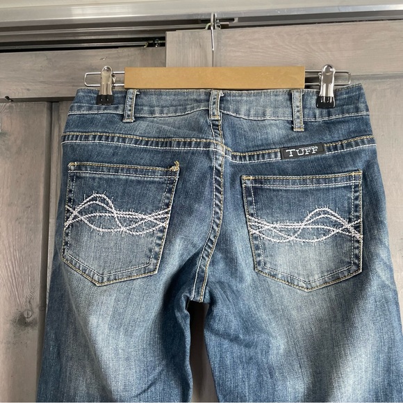Cowgirl TUFF CO don’t fence me‎ in size 28 x 31 medium wash - Picture 5 of 7